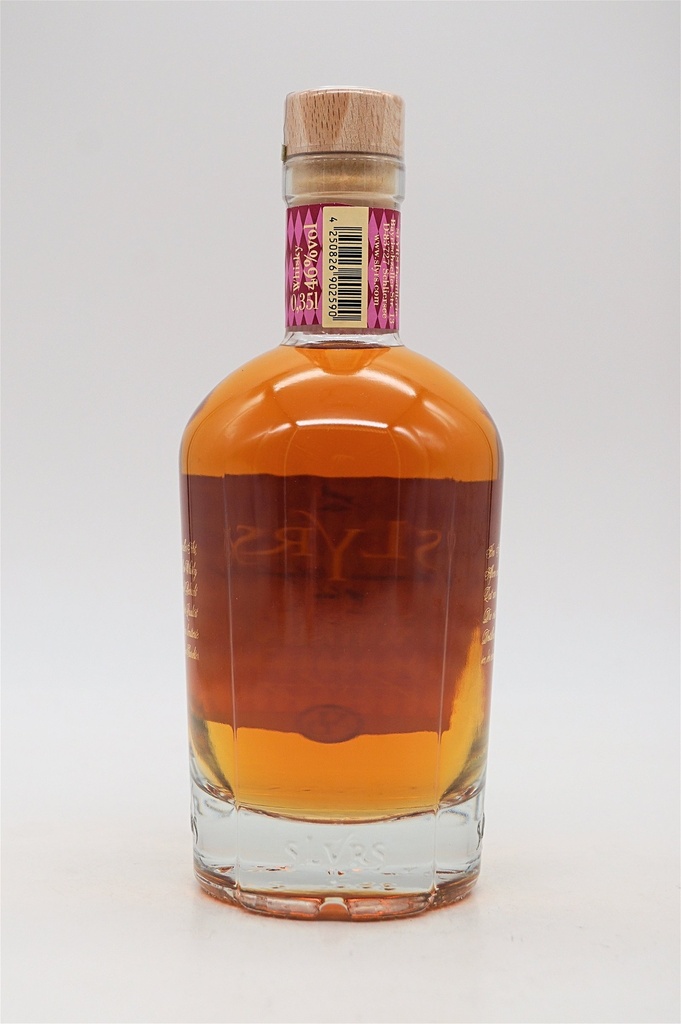slyrs_madeira-cask-finish-single-malt-whisky_2.jpg