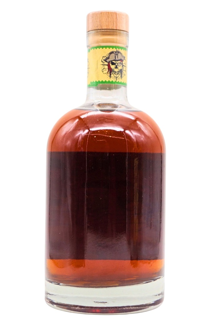 t-sonthi_belize-xo-rum_1.jpg