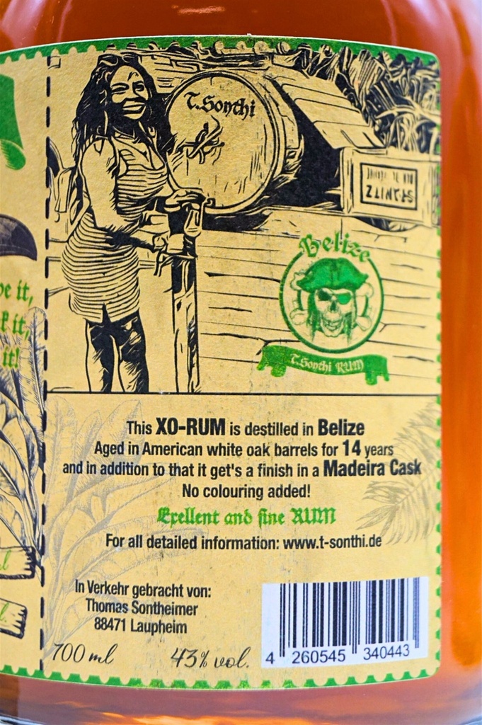 t-sonthi_belize-xo-rum_3.jpg