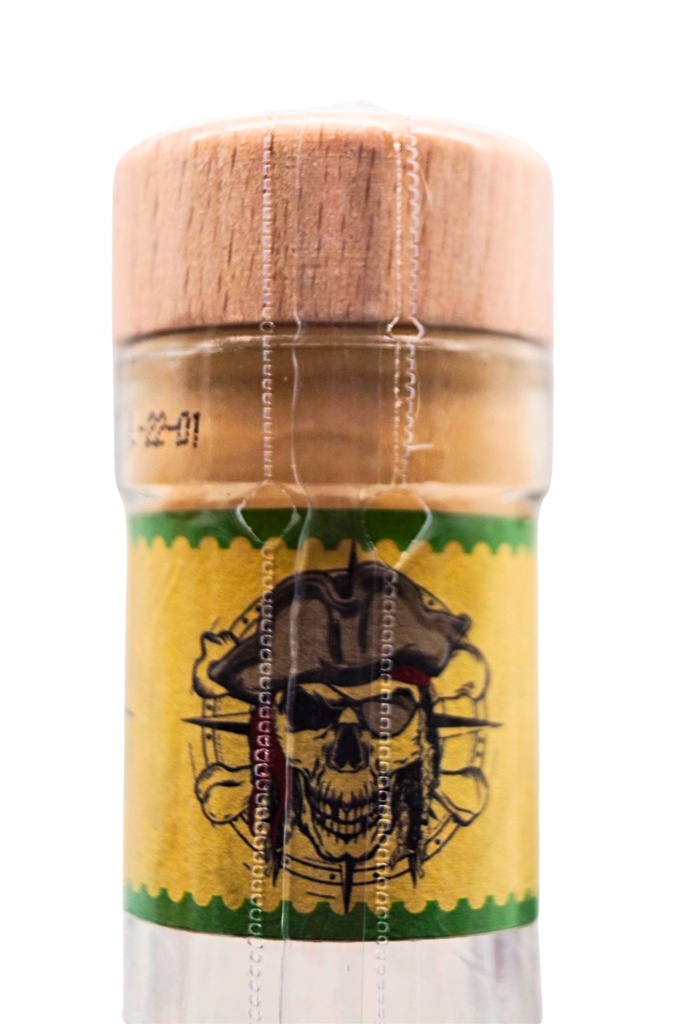 t-sonthi_belize-xo-rum_4.jpg