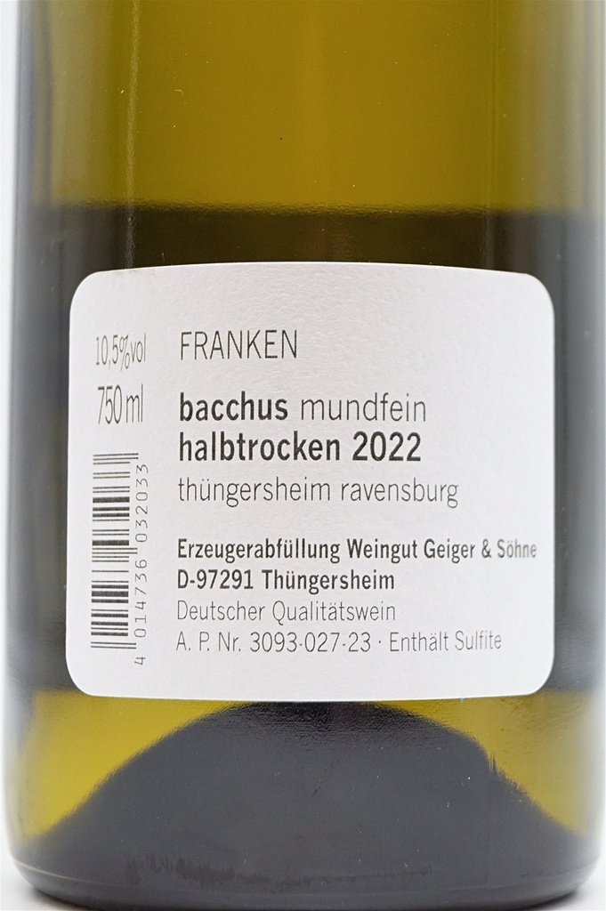 geiger-sohne_bacchus-mundfein-halbtrocken-2022_3.jpg