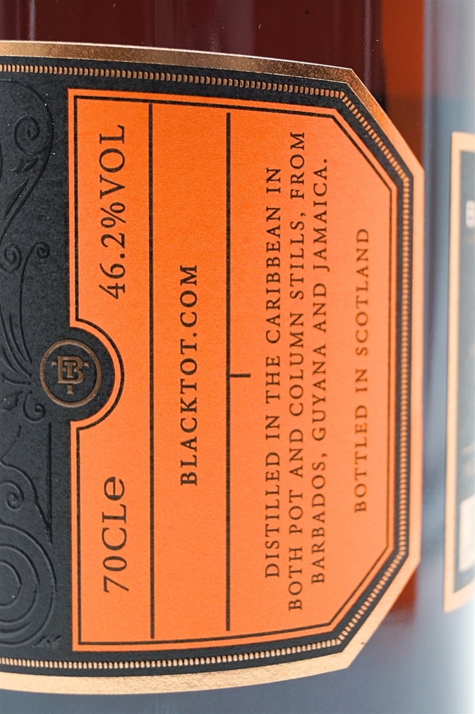 black-tot_finest-caribbean-rum-in-geschenkverpackung_6.jpg