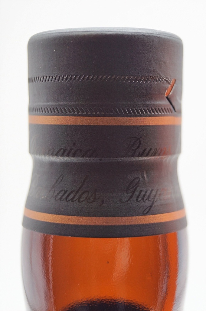 black-tot_finest-caribbean-rum-in-geschenkverpackung_8.jpg