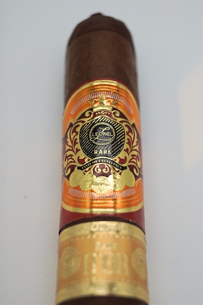 leonel_rare-d-or-robusto_2.jpg