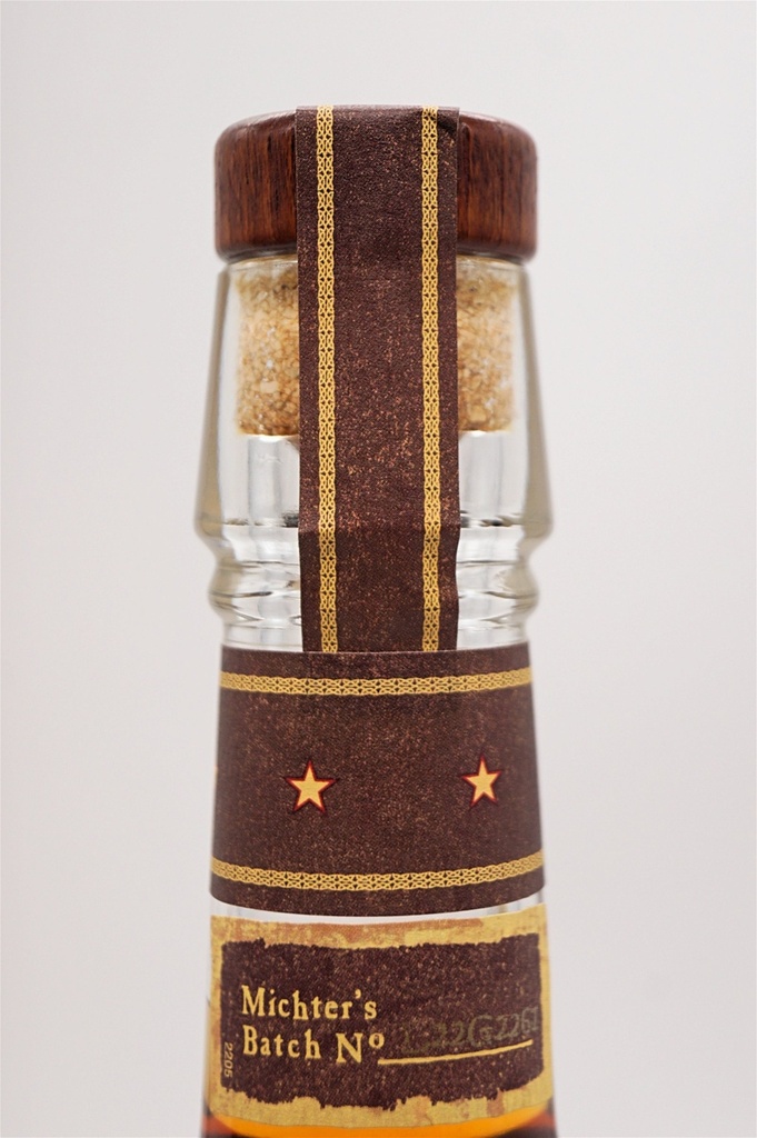 michters_toasted-barrel-finish-sour-mash-whiskey_4.jpg