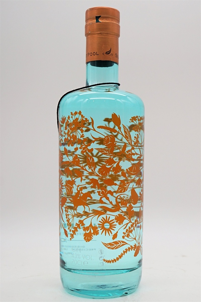 silent-pool_intricately-realised-gin_1.jpg