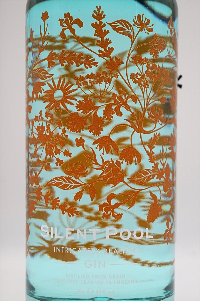 silent-pool_intricately-realised-gin_2.jpg