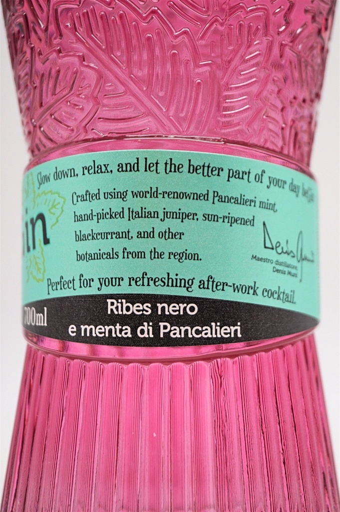 mintis_ribesa-blackcurrant-gin_4.jpg