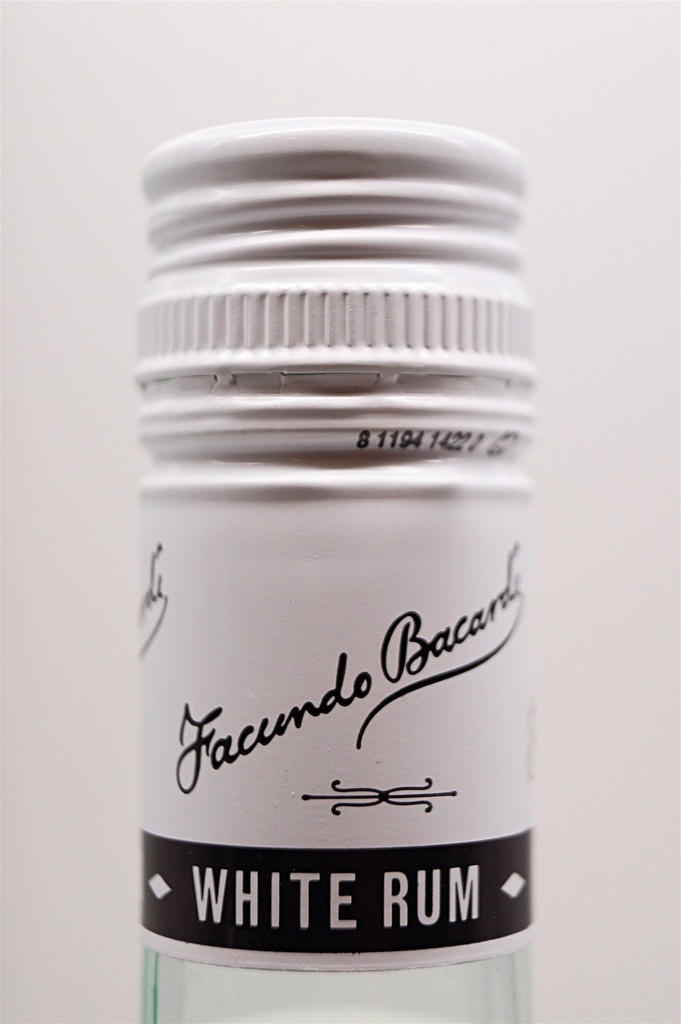 bacardi_carta-blanca-superior-white-rum_5.jpg