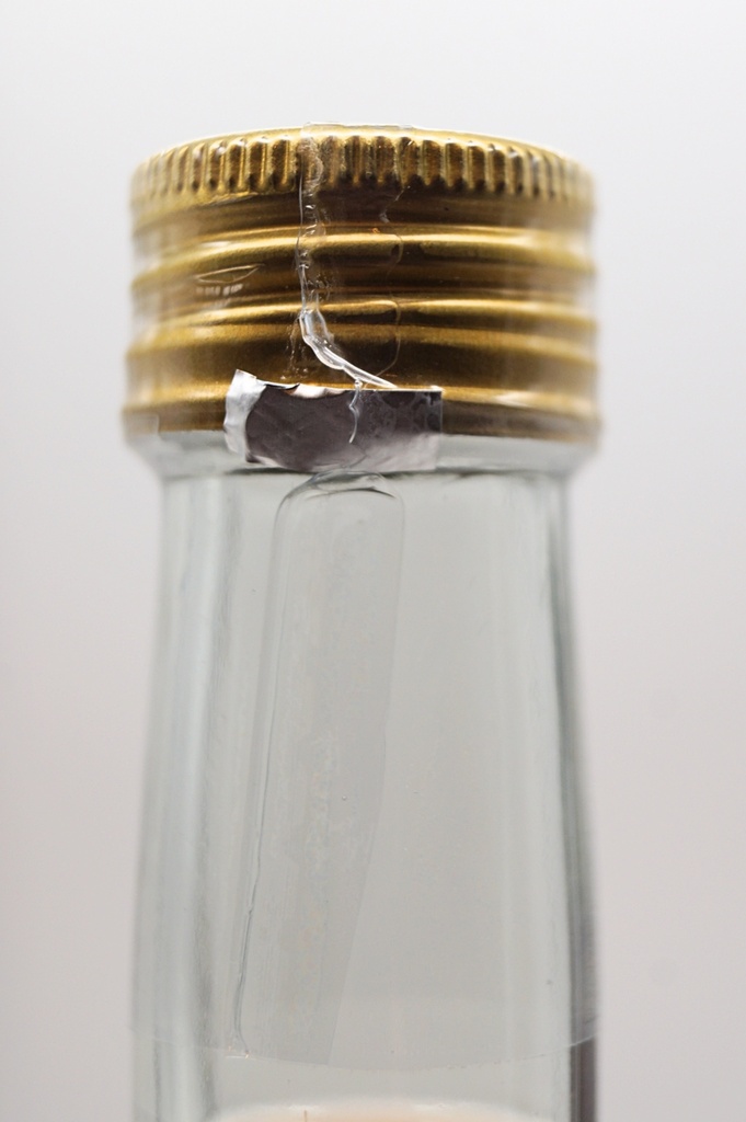 edelbrennerei-zametzer_wiesenthauer-pflaumli-likor_2.jpg