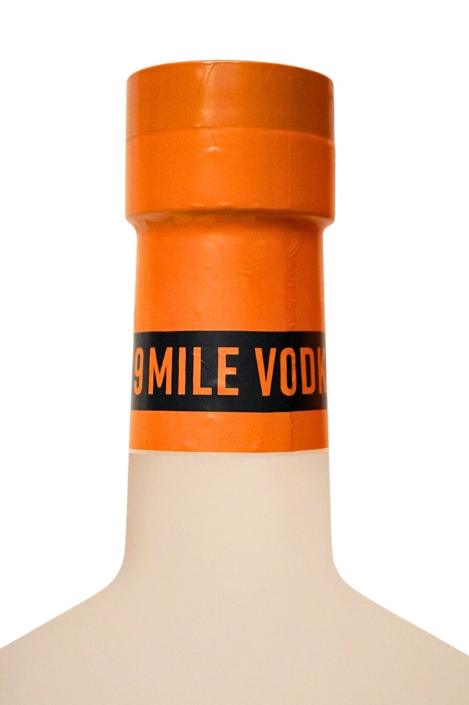 9-mile_vodka-6l_5.jpg