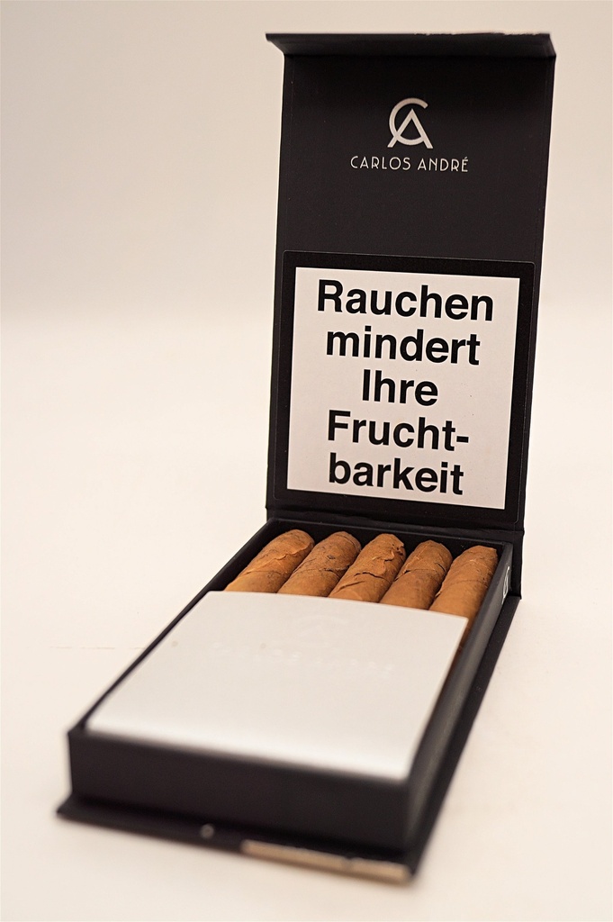 carlos-andre_black-5-club-cigarillos_1.jpg