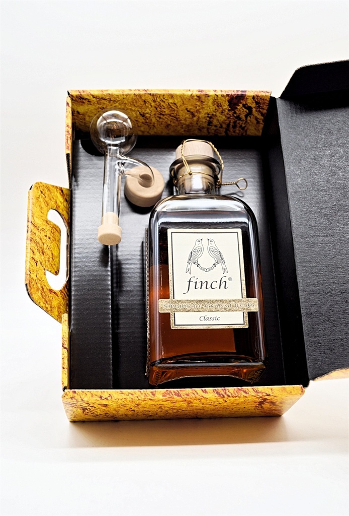 finch_classic-schwabischer-hochland-whisky-premium-glasausgieer-im-set_1.jpg