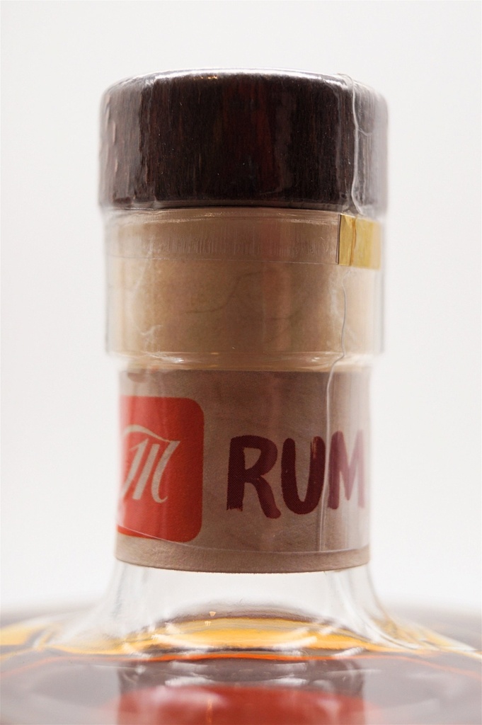 montosa_signature-rum-claro-intenso-x_4.jpg