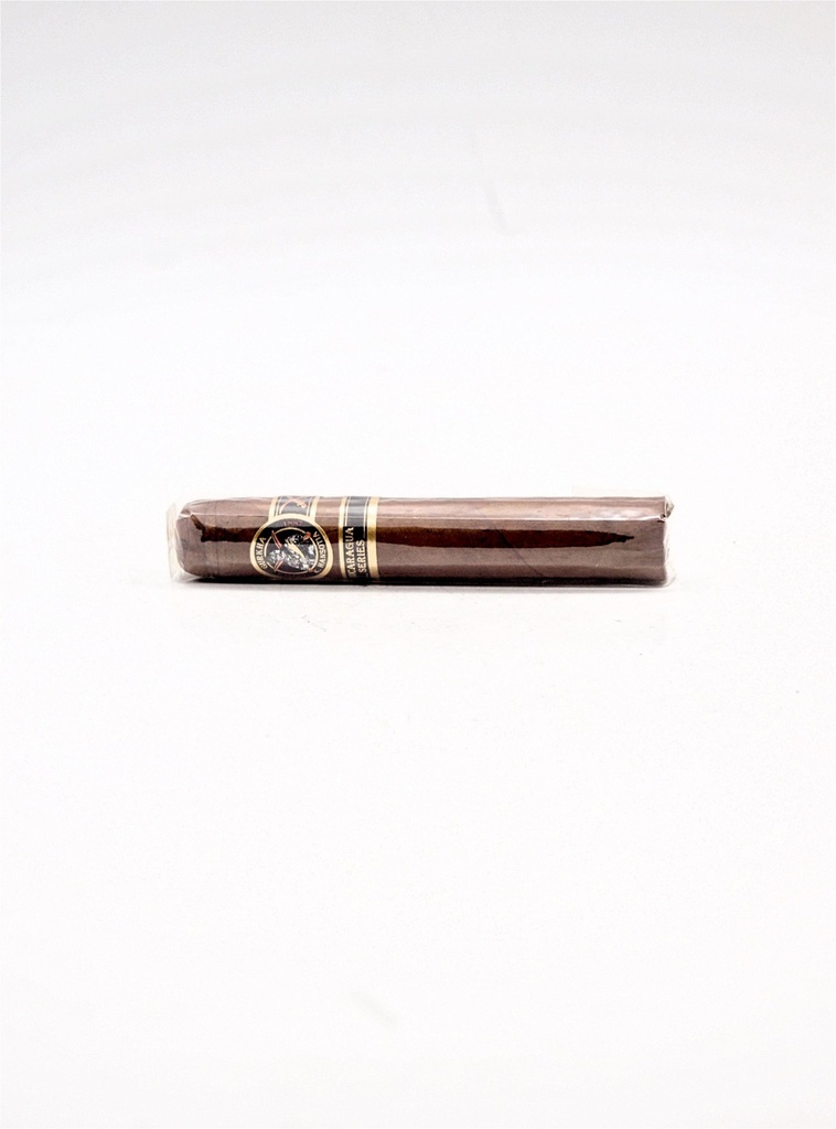 gurkha_nicaragua-robusto_1.jpg